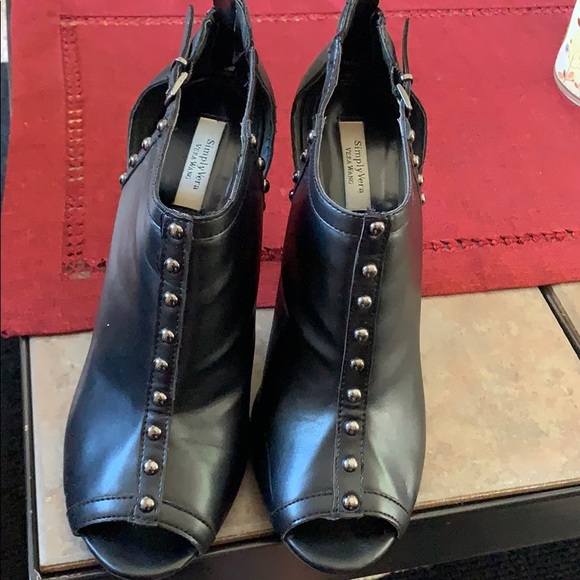 Vera wang shoes - Picture 3 of 7